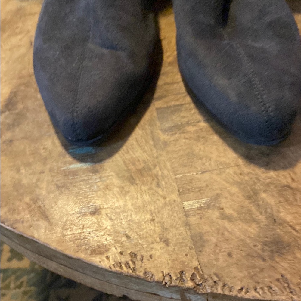 Dark Gray Knee Boots with Soft Suede Material and Slouchy Style - Picture 7 of 10